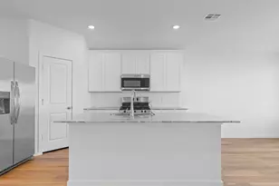 9123 Serene Hvn Dr, Iowa Colony, TX 77583 - Photo 3