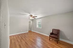 303 Linwood St, Houston, TX 77011 - Photo 9