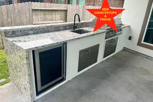 2215 Pleasant Hill Dr, Friendswood, TX 77546 - Photo 45