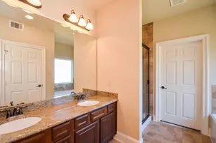 10202 Black Forest Ct, Conroe, TX 77385 - Photo 9