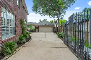 1518 Honeysuckle Ln, Sugar Land, TX 77479 - Photo 49