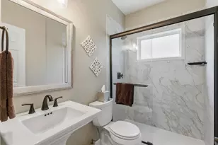 2 Villas Ways Dr, Conroe, TX 77356 - Photo 25