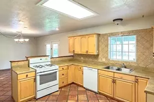 2410 Bradford, Orange, TX 77360 - Photo 7