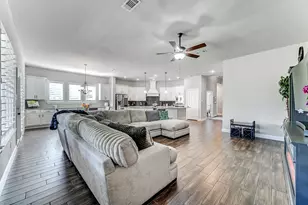 404 Summit Ridge Ct, Conroe, TX 77318 - Photo 19