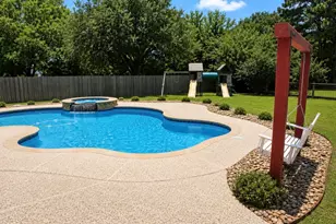 8951 N Garden Dr, Beaumont, TX 77705 - Photo 9