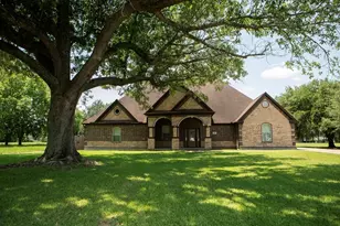 8951 N Garden Dr, Beaumont, TX 77705 - Photo 1