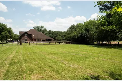 8951 N Garden Drive, Beaumont, TX 77705 - Photo 17