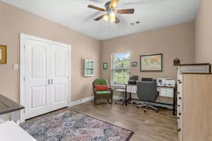 2504 W Greenbriar Dr, Huntsville, TX 77340 - Photo 17