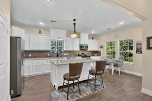2504 W Greenbriar Dr, Huntsville, TX 77340 - Photo 9