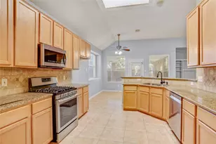 6406 Lauren Ln, Pearland, TX 77584 - Photo 5