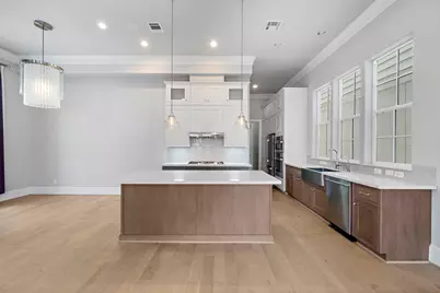 3420 W 12th Street, Houston, TX 77008 - Photo 9
