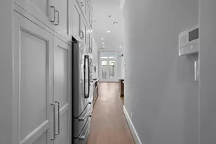 3420 W 12th St, Houston, TX 77008 - Photo 11