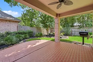 22 N Castlegreen Cir, The Woodlands, TX 77381 - Photo 39