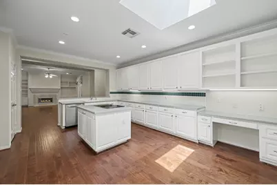 22 N Castlegreen Circle, The Woodlands, TX 77381 - Photo 21