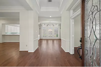 22 N Castlegreen Circle, The Woodlands, TX 77381 - Photo 7