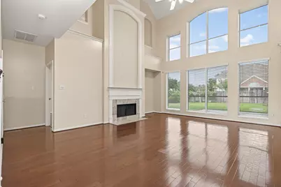 5907 Indian Hills Lane, Sugar Land, TX 77479 - Photo 9