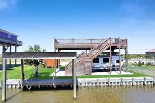 1515 Mabry St, Gilchrist, TX 77617 - Photo 5
