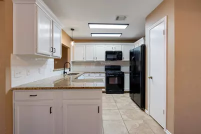 10905 Dogwood Drive, La Porte, TX 77571 - Photo 17