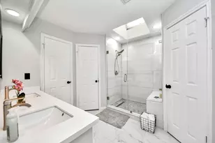 3210 Deer Creek Dr, Sugar Land, TX 77478 - Photo 9