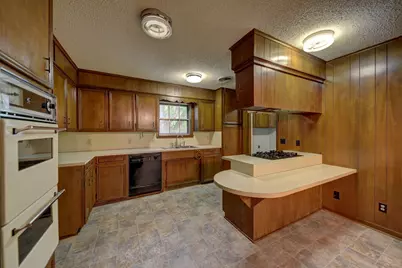 915 Farmers, Brenham, TX 77833 - Photo 5