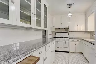 1652 Vassar St, Houston, TX 77006 - Photo 9