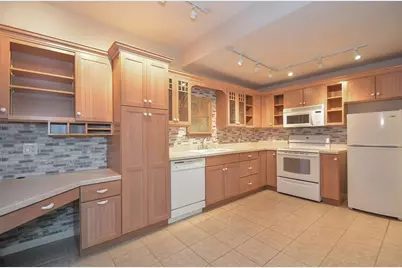 11711 Memorial Drive #304, Houston, TX 77024 - Photo 3