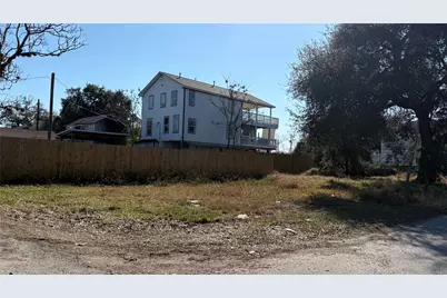 1401 34th Street, Galveston, TX 77550 - Photo 1