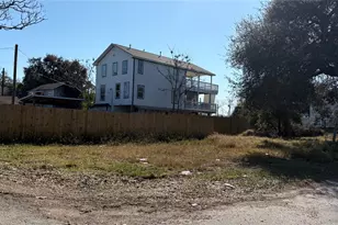 1401 34th St, Galveston, TX 77550 - Photo 1