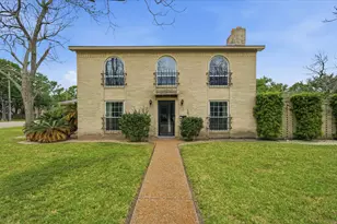 1124 Estate Dr, La Marque, TX 77568 - Photo 3