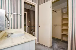 2336 Shadowdale Dr, Houston, TX 77043 - Photo 9