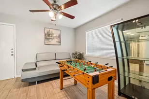 9907 Towne Tower Ln, Sugar Land, TX 77498 - Photo 5