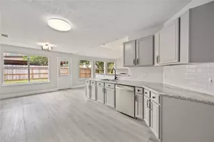 6647 Amberfield Ln, Katy, TX 77449 - Photo 9