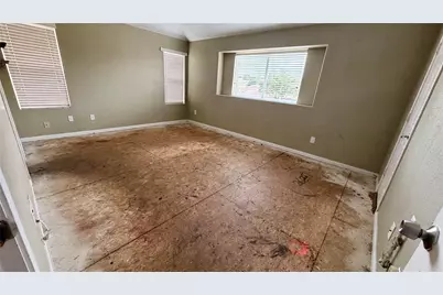 1315 Newsome Glenn Drive, Houston, TX 77090 - Photo 11