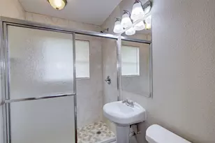 5406 Bataan Rd, Houston, TX 77033 - Photo 23