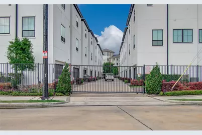 2818 Grand Fountains Drive #B, Houston, TX 77054 - Photo 35