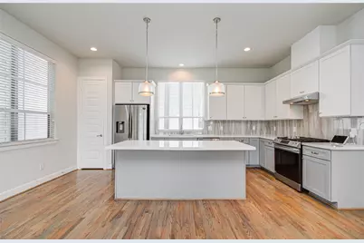 2818 Grand Fountains Drive #B, Houston, TX 77054 - Photo 11