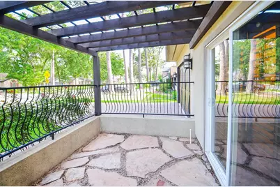 1402 Lynnview Drive, Houston, TX 77055 - Photo 3