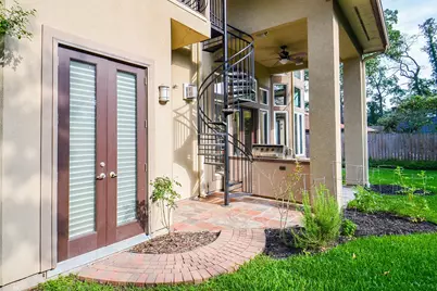 1402 Lynnview Drive, Houston, TX 77055 - Photo 39