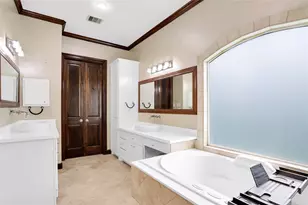 1402 Lynnview Dr, Houston, TX 77055 - Photo 25