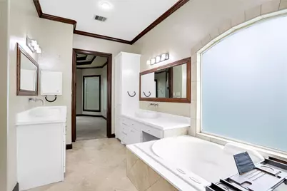 1402 Lynnview Drive, Houston, TX 77055 - Photo 23