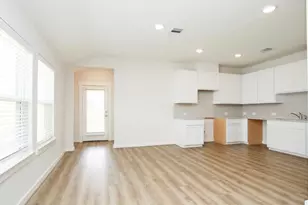 209 Laura Leigh Ln, Angleton, TX 77515 - Photo 3