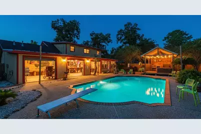 900 W Mulberry Street, Angleton, TX 77515 - Photo 1