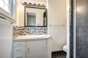 2030 Gostick St, Houston, TX 77008 - Photo 11