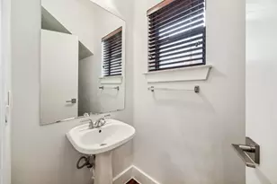 4427 Eigel St, Houston, TX 77007 - Photo 9