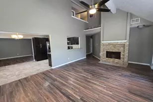 10900 Dogwood Dr, La Porte, TX 77571 - Photo 3