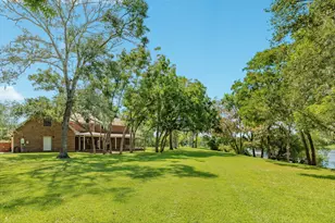 113 Rosewood St, Lake Jackson, TX 77566 - Photo 45