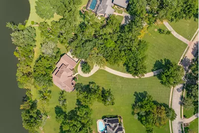 113 Rosewood Street, Lake Jackson, TX 77566 - Photo 3