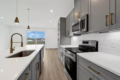 409 Alvia Run Lane, Houston, TX 77018 - Photo 9