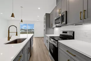 409 Alvia Run Ln, Houston, TX 77018 - Photo 9