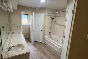 602 Briarclift Ln, Baytown, TX 77521 - Photo 13